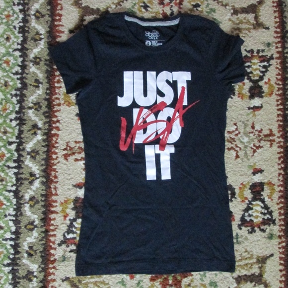 Tops - Small Nike Shirt